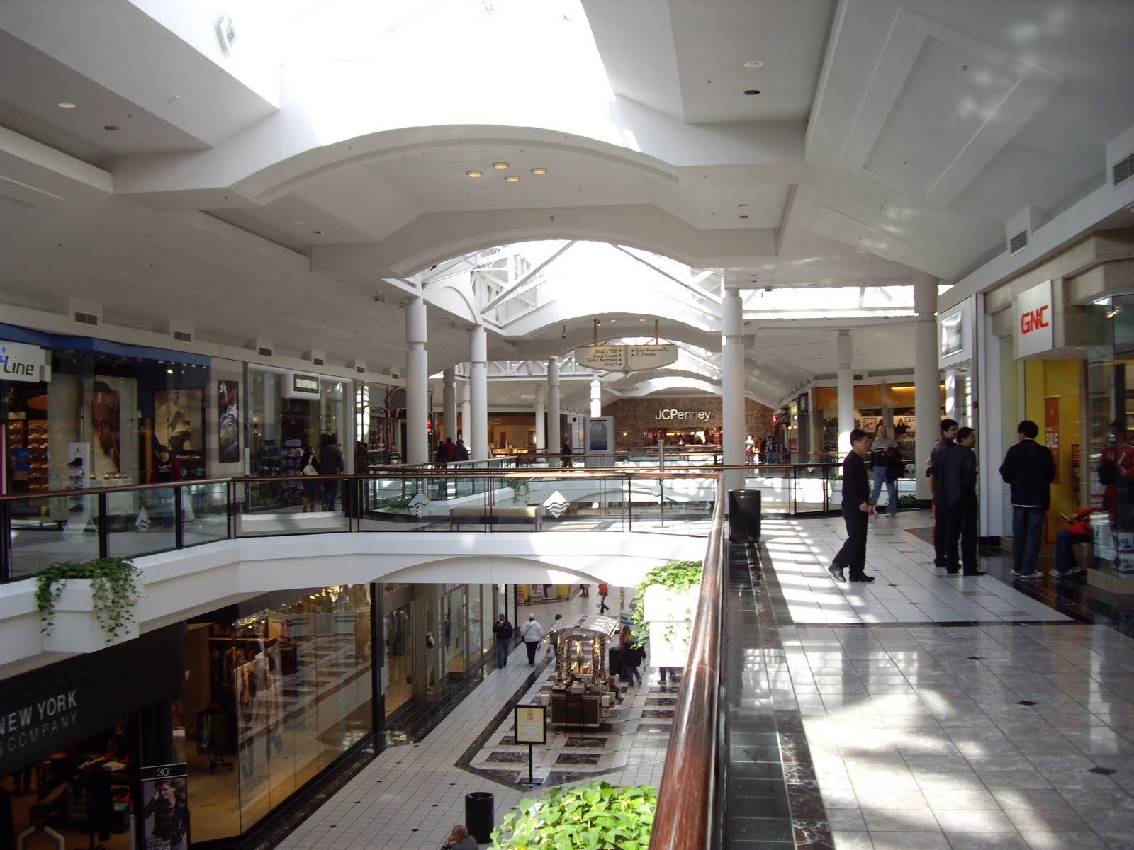 Mall at Fairfield Commons